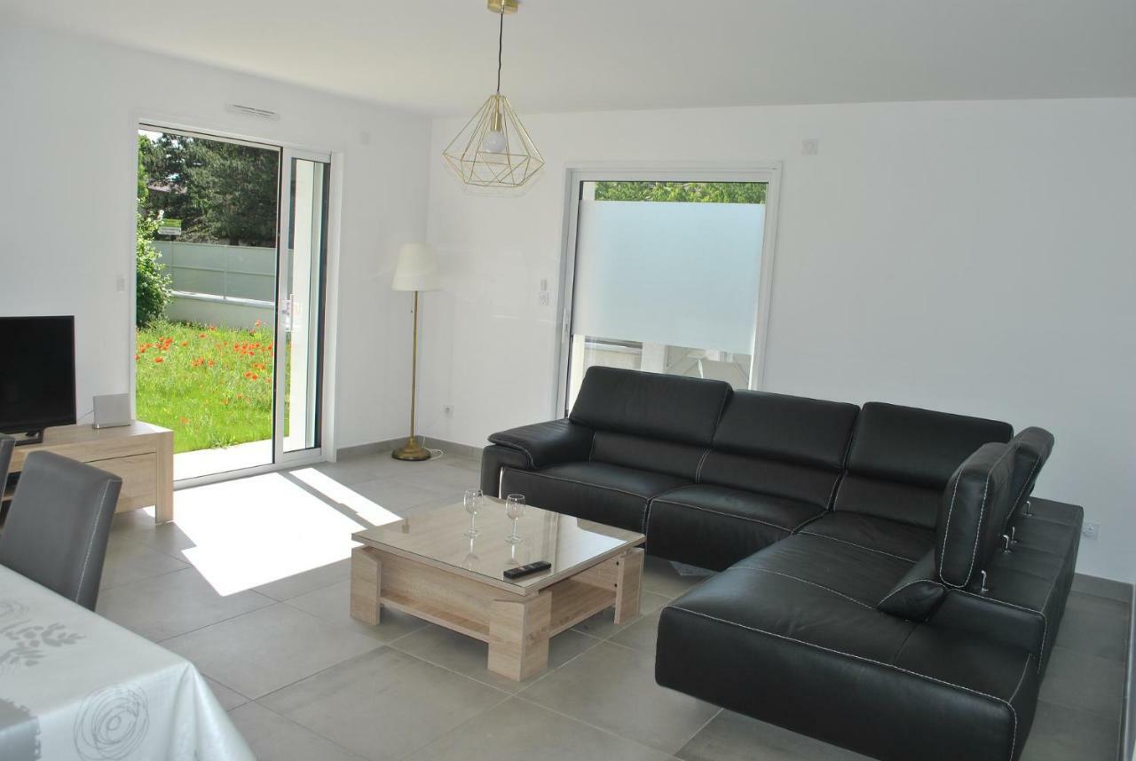 Villa La Marina à Chassieu Extérieur photo